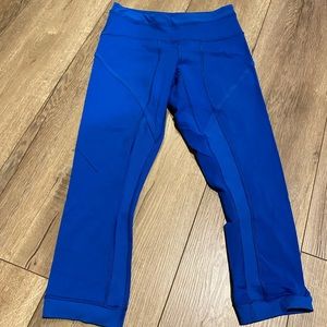 Lululemon Blue Crop Legging. Size 4